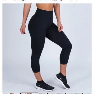 NWT Muscle Nation Black Booty Scrunch Leggings M